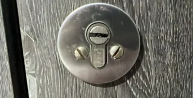 precio cerrajero por abrir una puerta en Antioquia